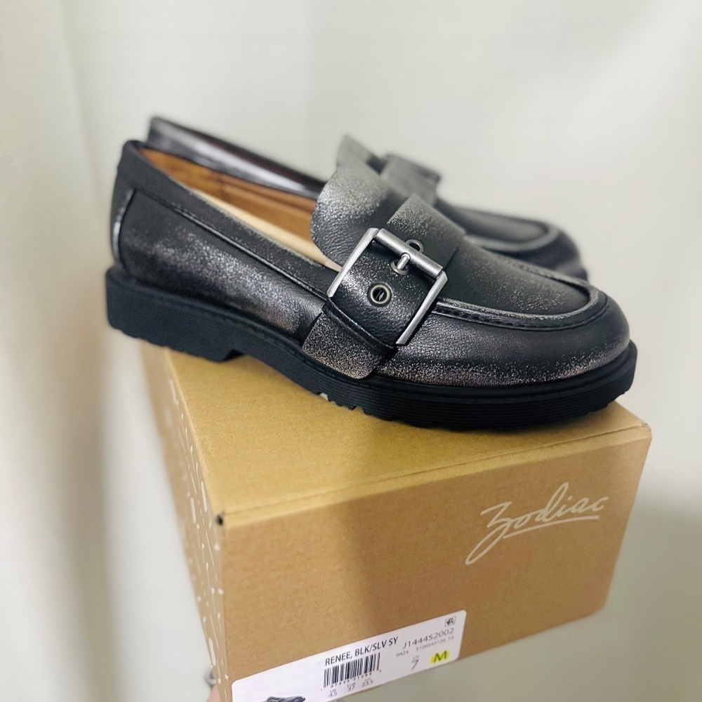 Zodiac Women's Black Renee Loafer Silver Black 7